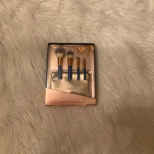 No7 Holiday Brush Collection 5 Piece Set